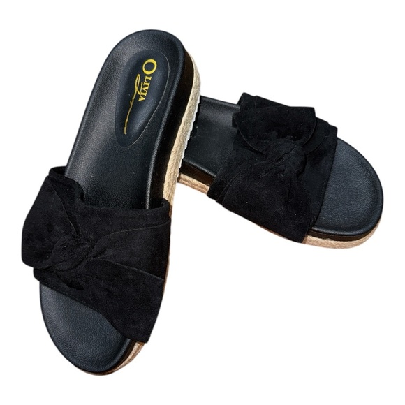 Black Fuzzy Mules with Bow Design - Picture 3 of 5